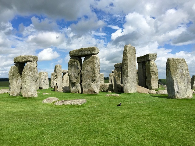 stonehenge-2392568_640.jpg