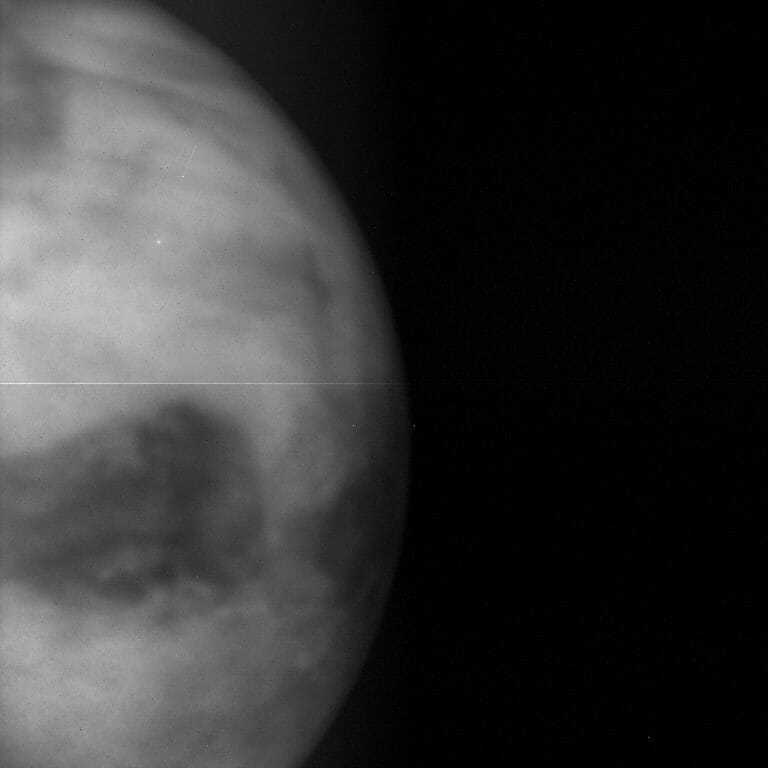 2016年1月に撮影された金星の夜側