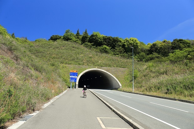 前山トンネル