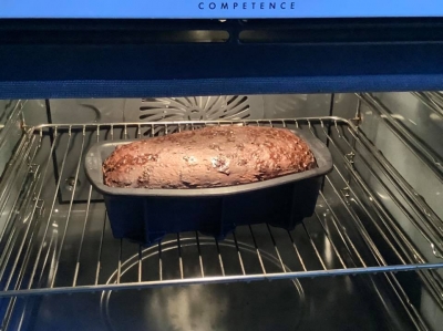 どうせオーブンを温めるのだからと 夕食用のパンも焼いたら