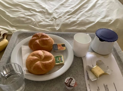 朝ごはんのSemmel(ゼンメル＝ドイツの丸パン)