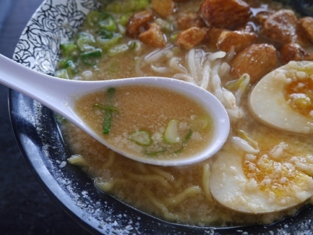 にんたまラーメン